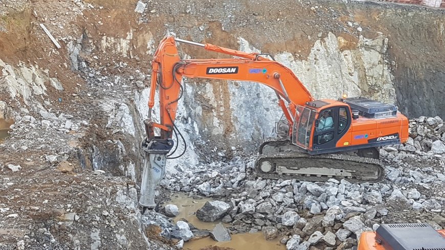 Doosan Excavators Prepare Site in Centre of Santander 